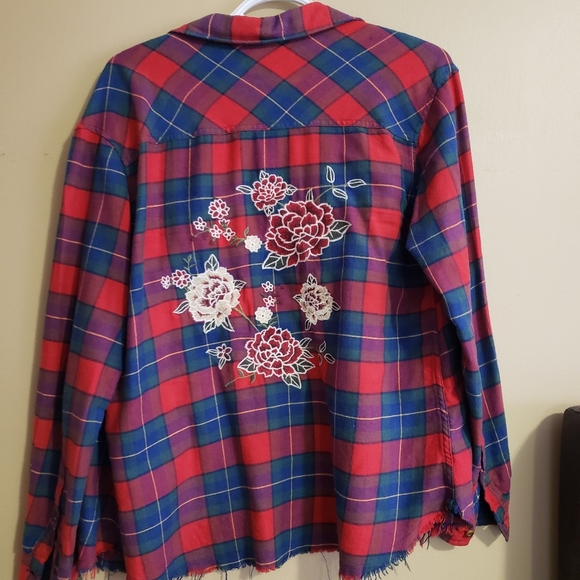 Checkered shirt - Picture 2 of 2